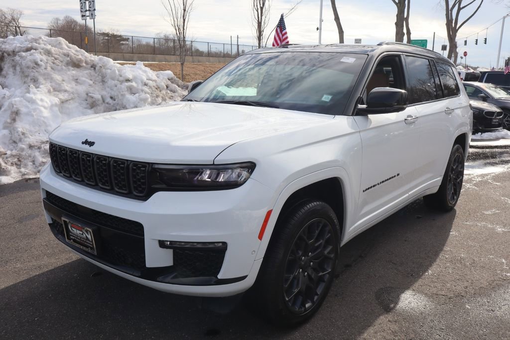 Used 2024 Jeep Grand Cherokee L Summit AWD/4WD image 6