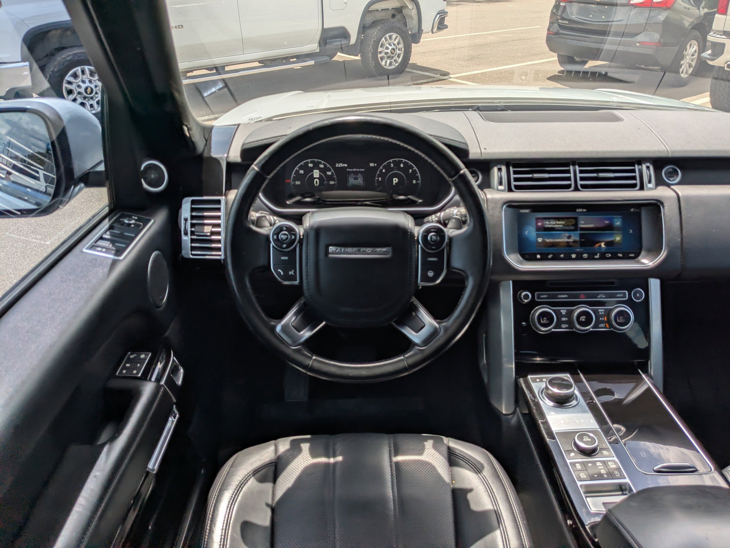 Used 2017 Land Rover Range Rover HSE AWD/4WD image 16