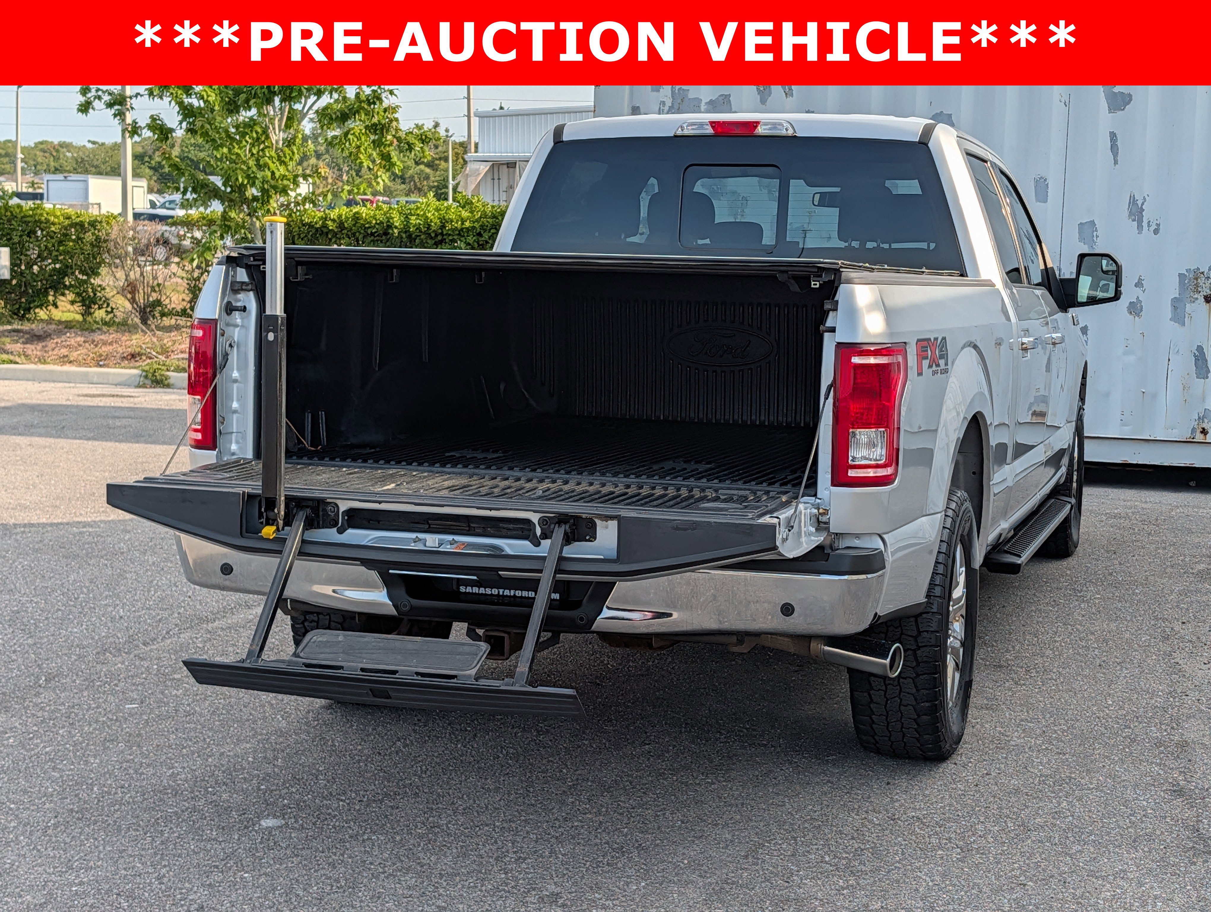Used 2017 Ford F150 XLT w/ Equipment Group 302A Luxury AWD/4WD image 14