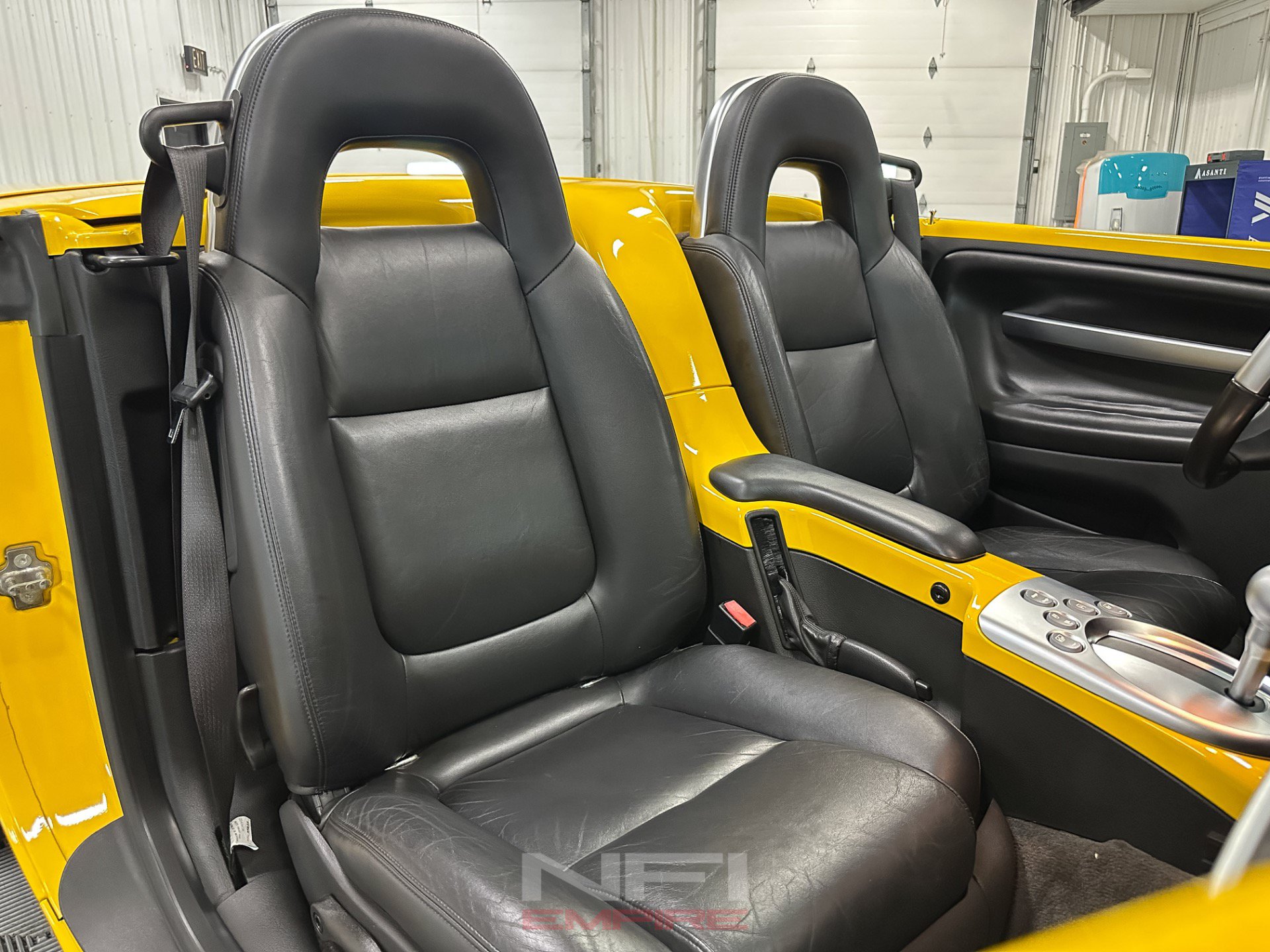 Used 2004 Chevrolet SSR w/ Preferred Equipment Group RWD image 42