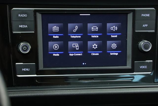 Certified 2022 Volkswagen Jetta SE image 17