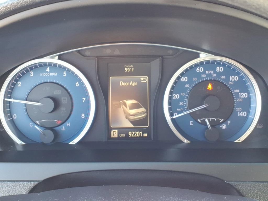 Used 2016 Toyota Camry LE FWD image 6