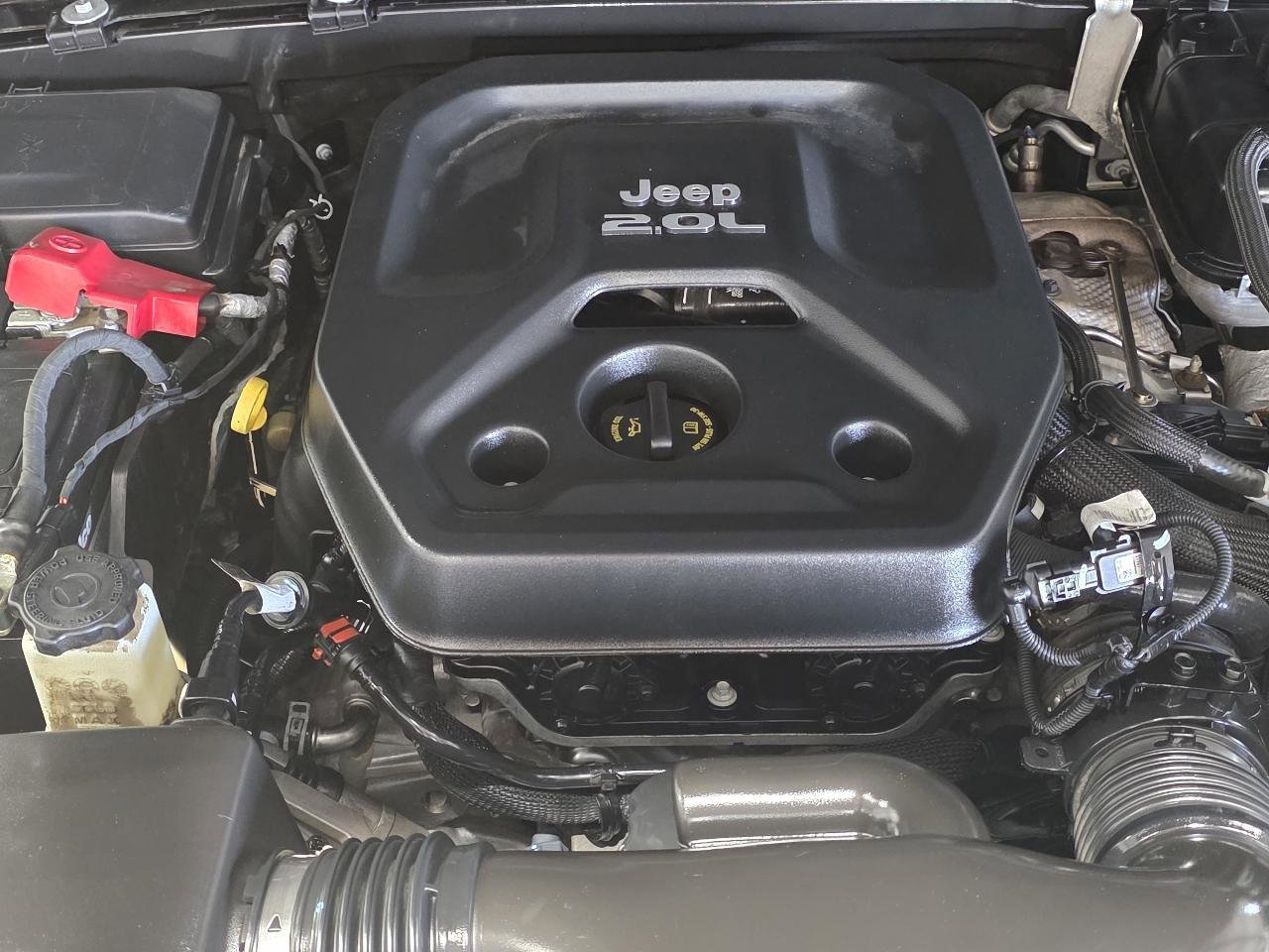 Used 2019 Jeep Wrangler Unlimited Sahara AWD/4WD image 9
