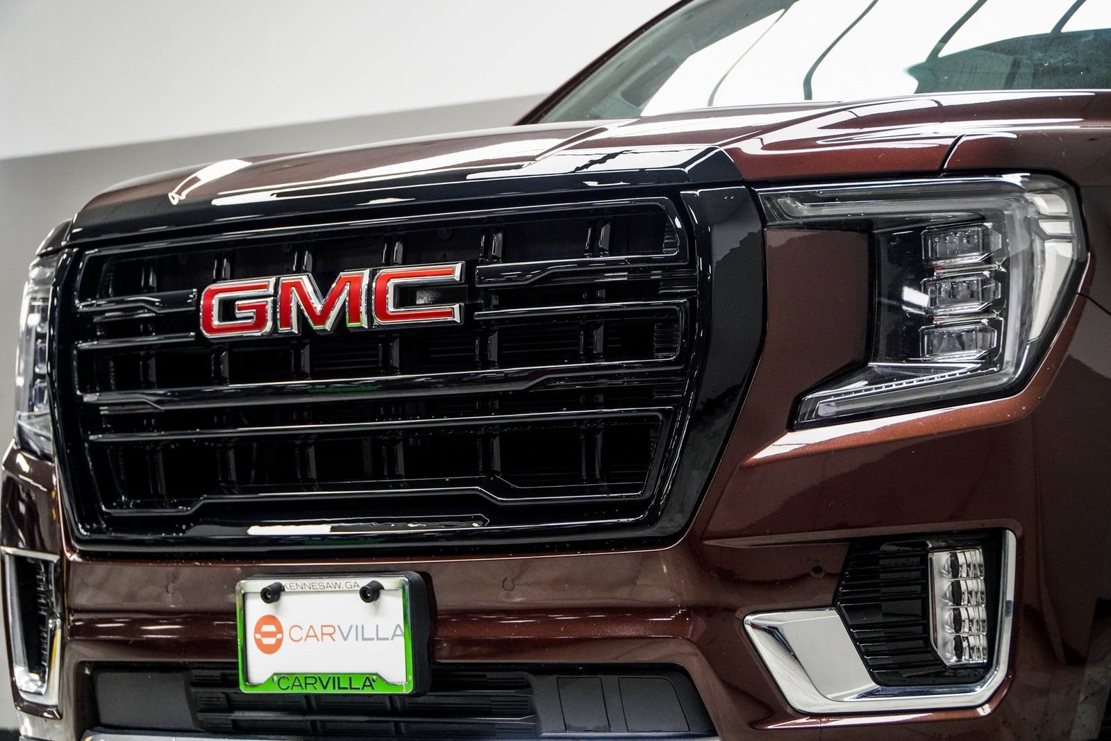 Used 2023 GMC Yukon SLT image 2