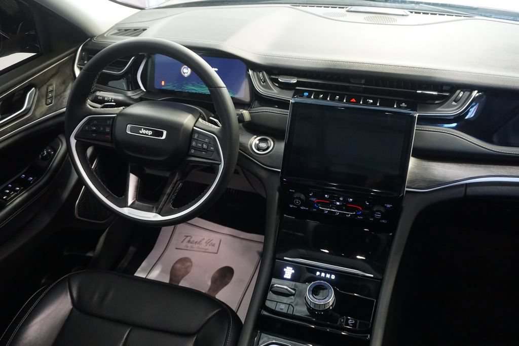 Used 2023 Jeep Grand Cherokee 4WD 4xe w/ Luxury Tech Group II image 32