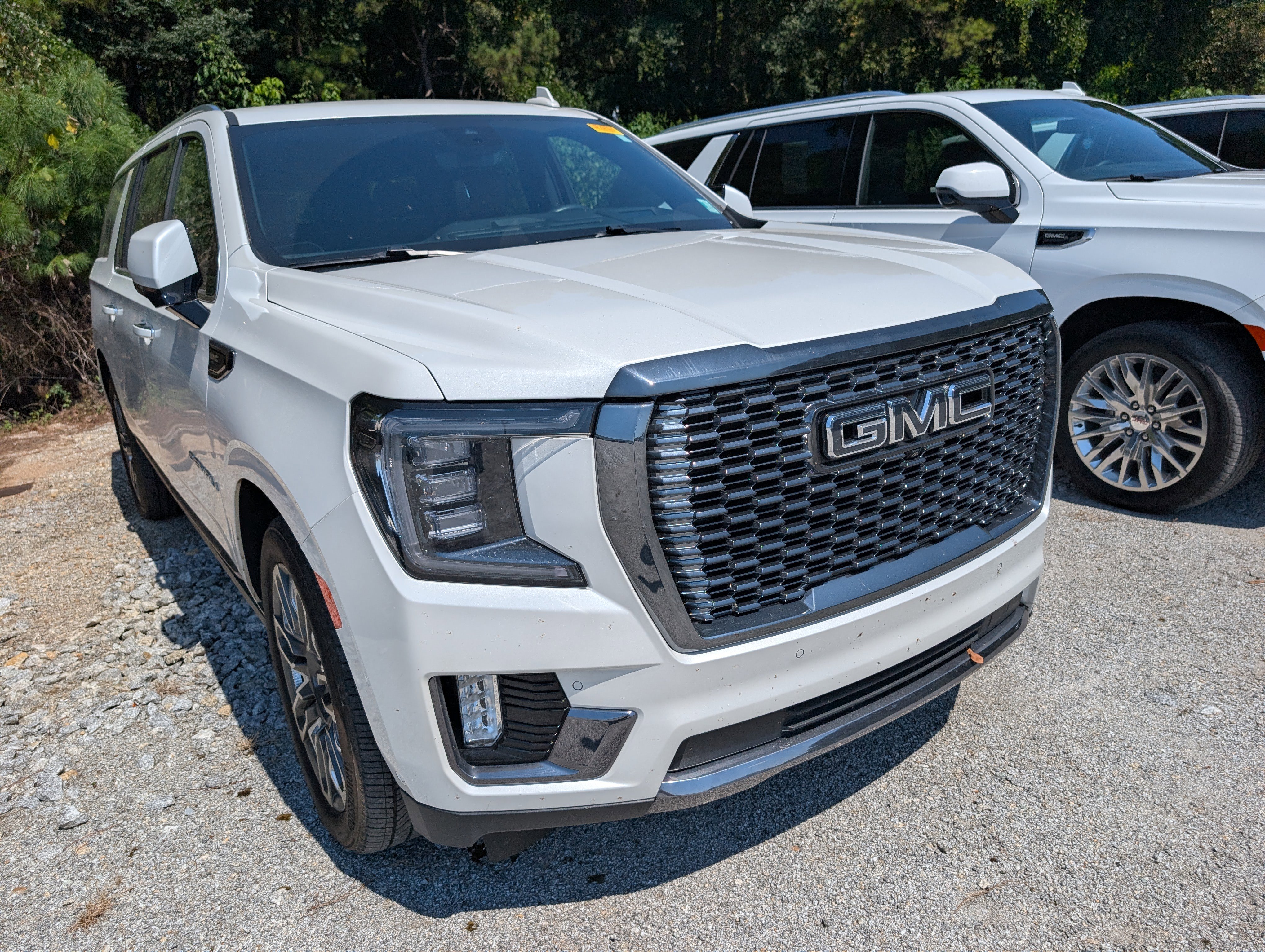 Used 2024 GMC Yukon XL Denali Ultimate image 2