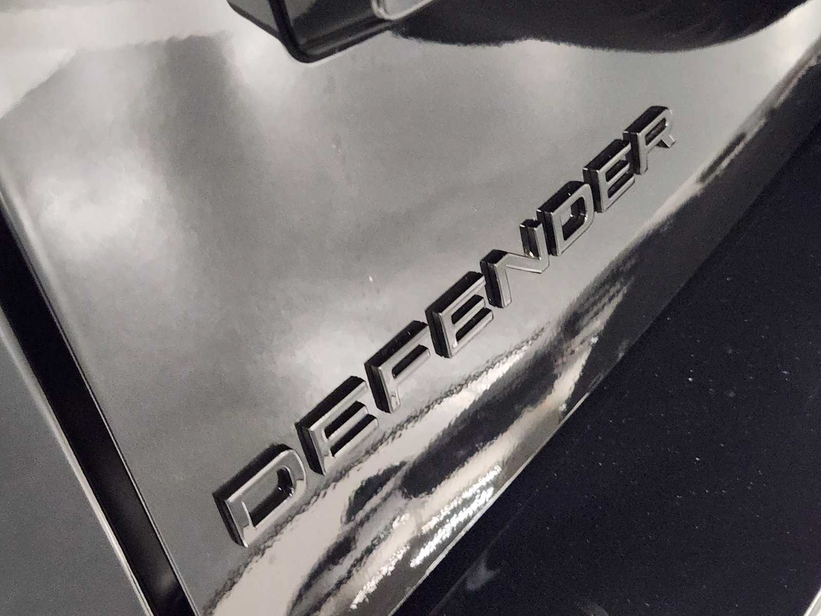New 2026 Land Rover Defender 90 V8 AWD/4WD image 12