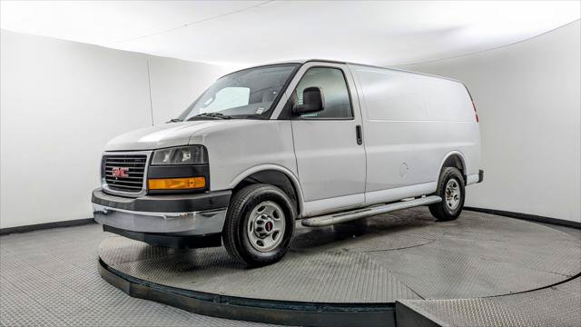 Used 2017 GMC Savana 2500 RWD image 2