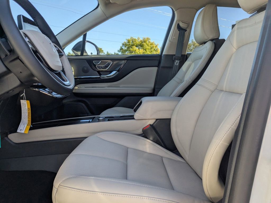 New 2025 Lincoln Corsair Grand Touring image 21