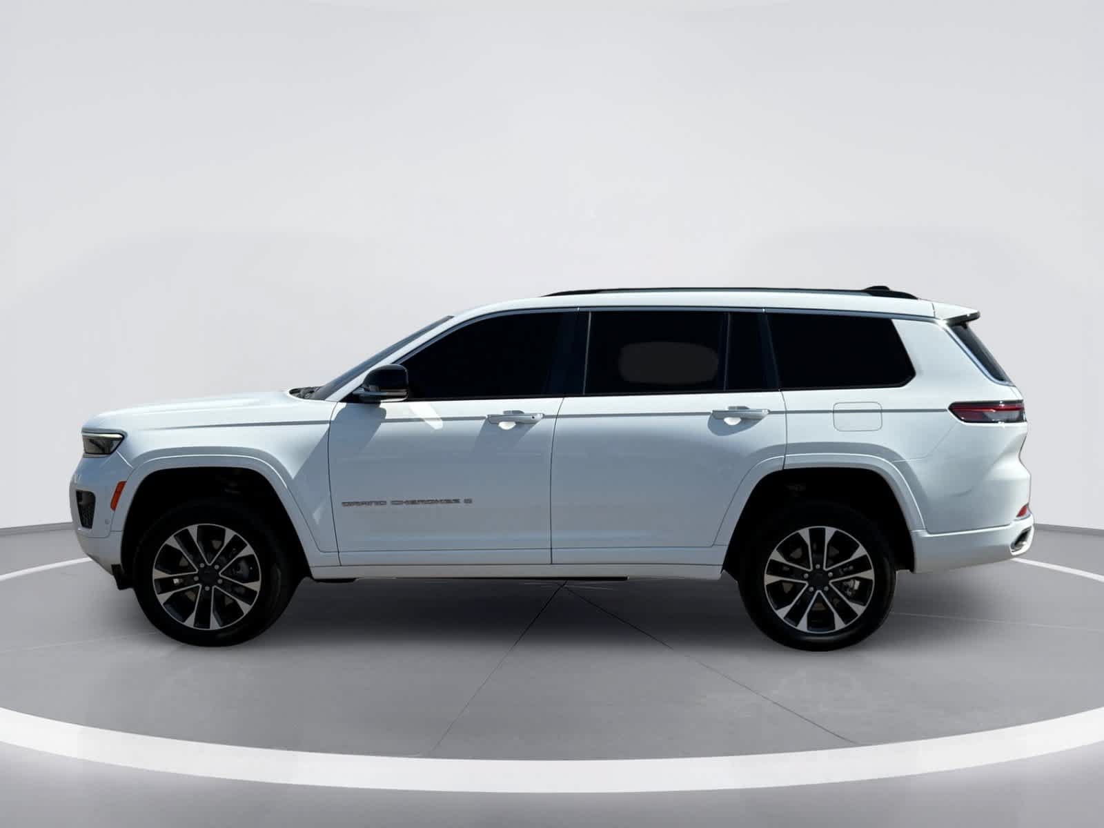 Used 2023 Jeep Grand Cherokee L Overland AWD/4WD image 4