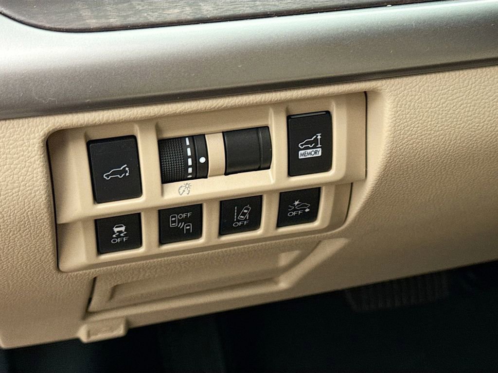 Used 2019 Subaru Outback 2.5i Limited w/ Popular Package #2 image 11