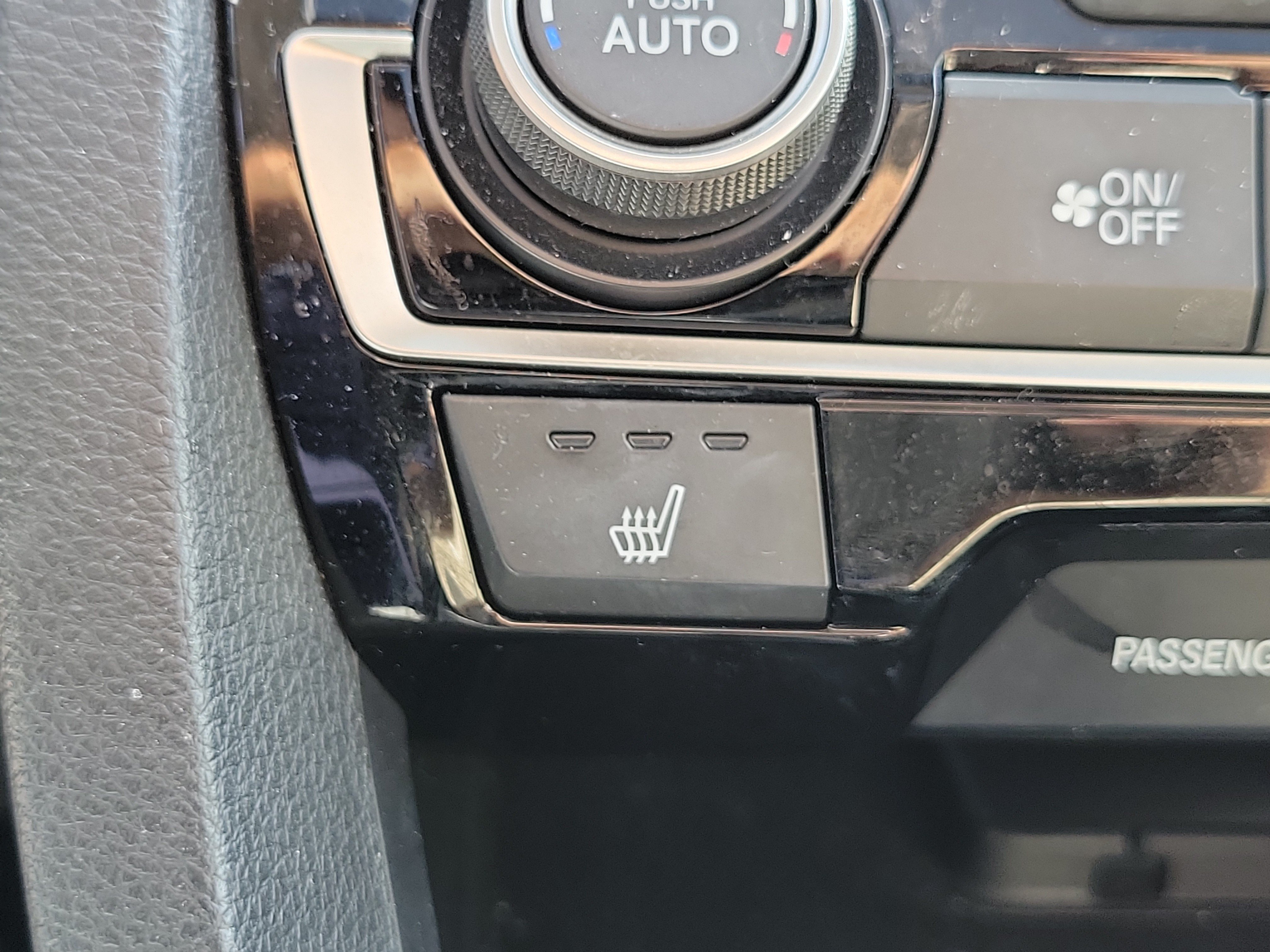 Used 2019 Honda Civic Touring image 29