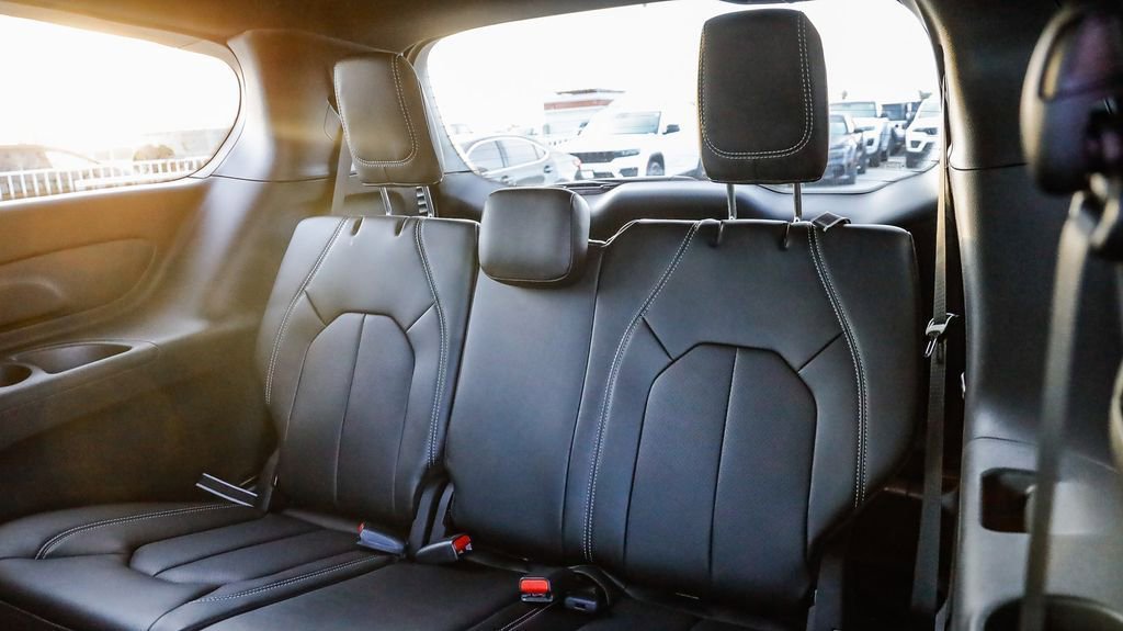 New 2026 Chrysler Pacifica Select w/ S Appearance Package image 20