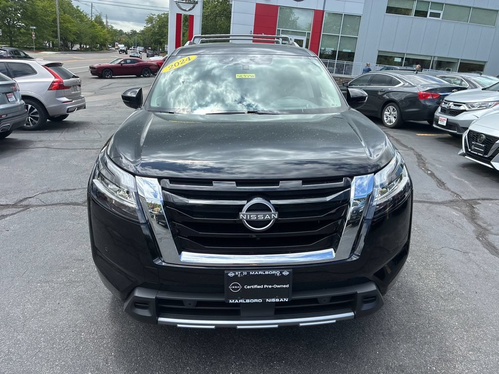 Certified 2024 Nissan Pathfinder Platinum w/ Cargo Package AWD/4WD image 2