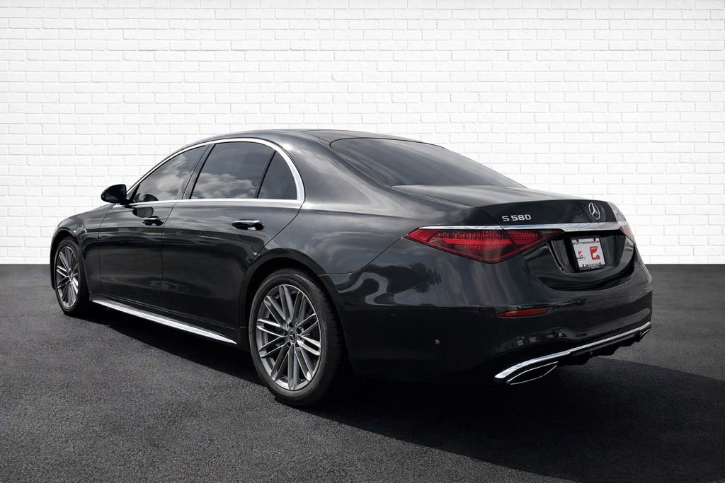 Used 2022 Mercedes-Benz S 580 4MATIC Sedan w/ AMG Line Package image 6