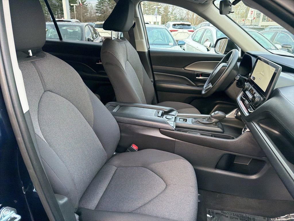 Used 2025 Toyota Grand Highlander AWD image 10