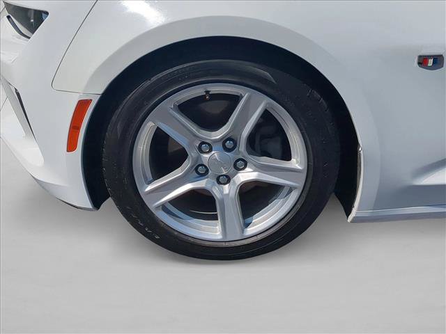 Used 2018 Chevrolet Camaro LT RWD image 22