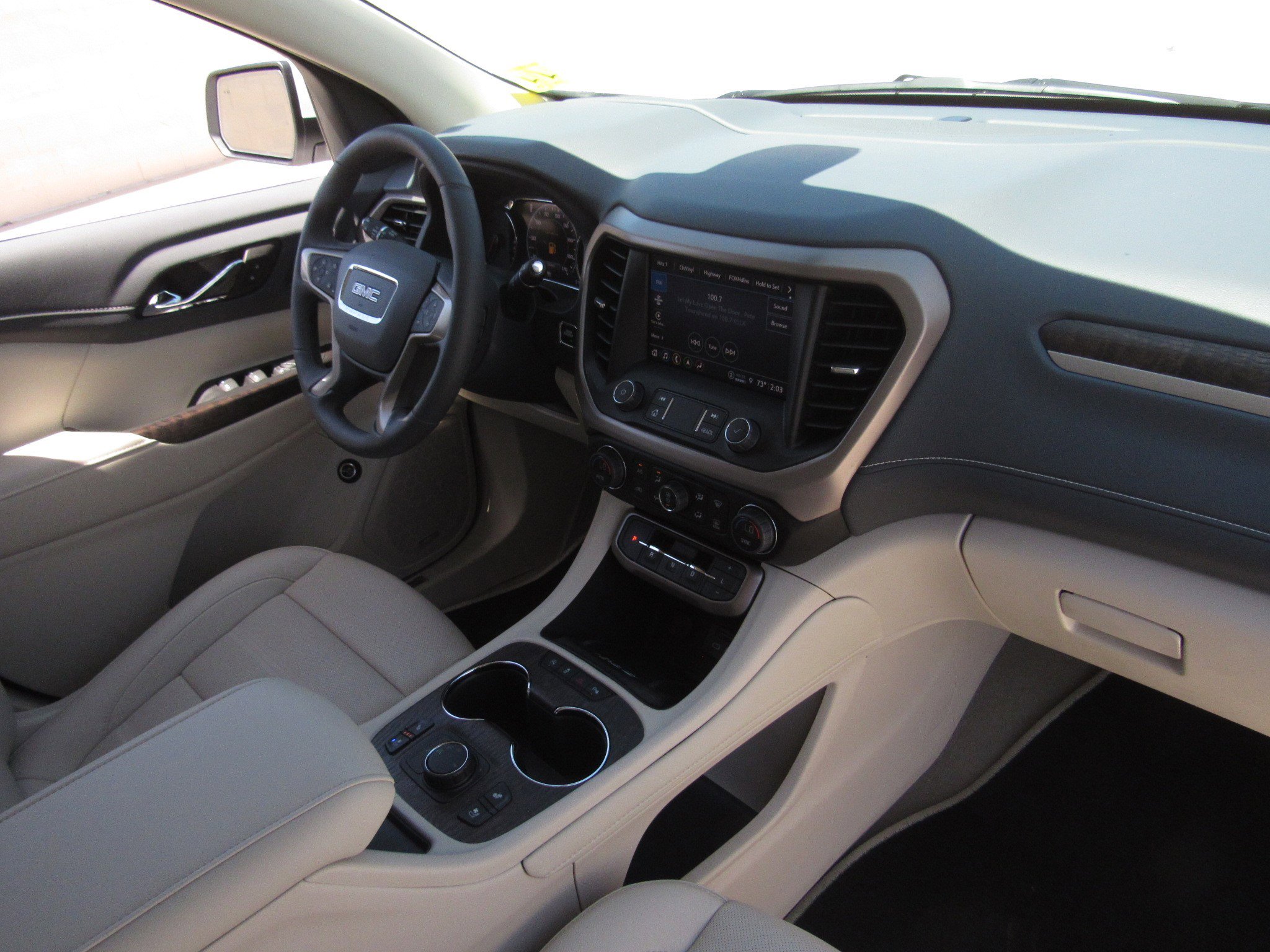 Used 2023 GMC Acadia Denali w/ Denali Ultimate Package FWD image 10