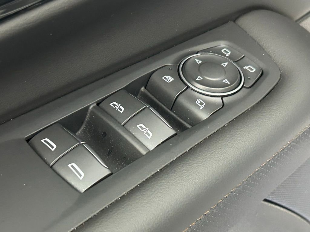 Used 2025 Chevrolet Tahoe High Country image 38