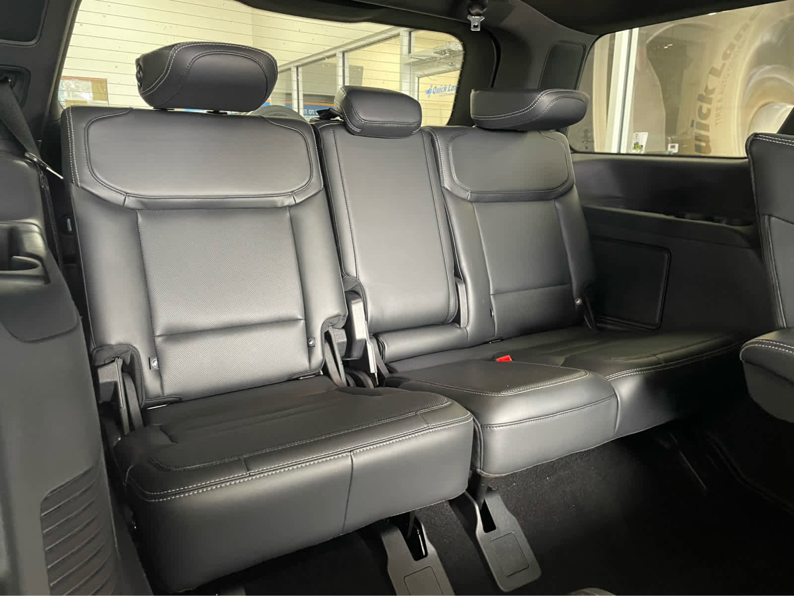 Used 2025 Ford Expedition Platinum w/ Stealth Performance Package AWD/4WD image 46