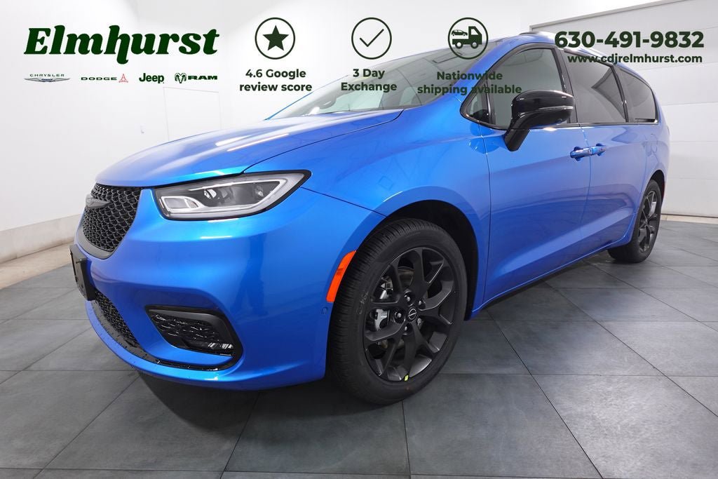 New 2026 Chrysler Pacifica Select w/ S Appearance Package