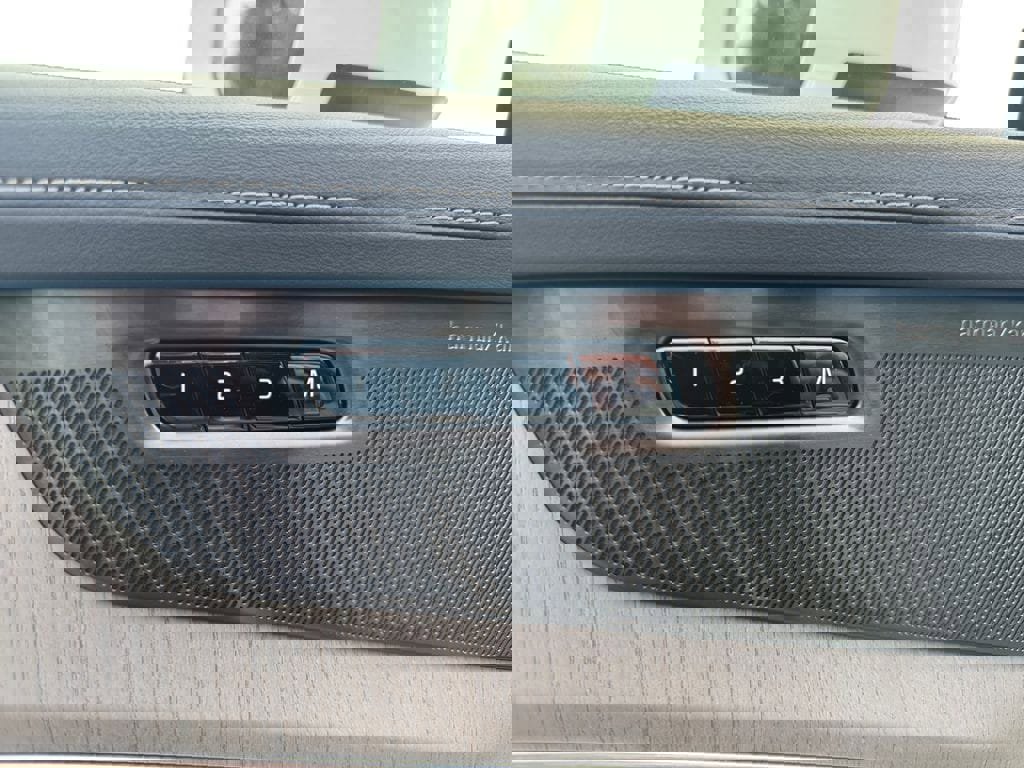 New 2026 Volvo XC90 T8 Ultra w/ Protection Package Premier image 12