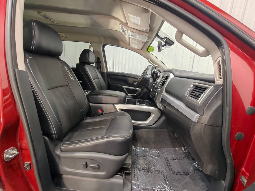 Used 2018 Nissan Titan PRO-4X w/ Pro-4x Convenience Package AWD/4WD image 28