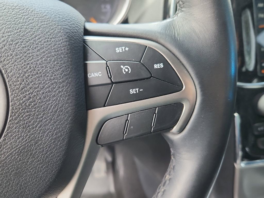 Used 2019 Jeep Grand Cherokee Altitude AWD/4WD image 23
