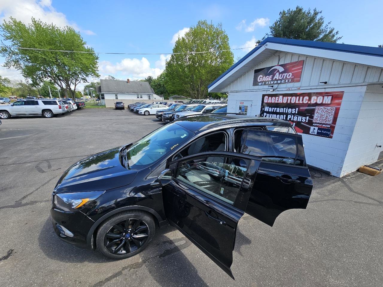 Used 2017 Ford Escape SE w/ Equipment Group 201A FWD image 25