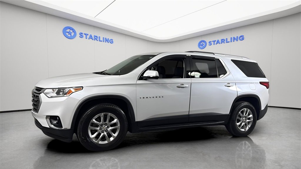 Used 2018 Chevrolet Traverse LT image 2