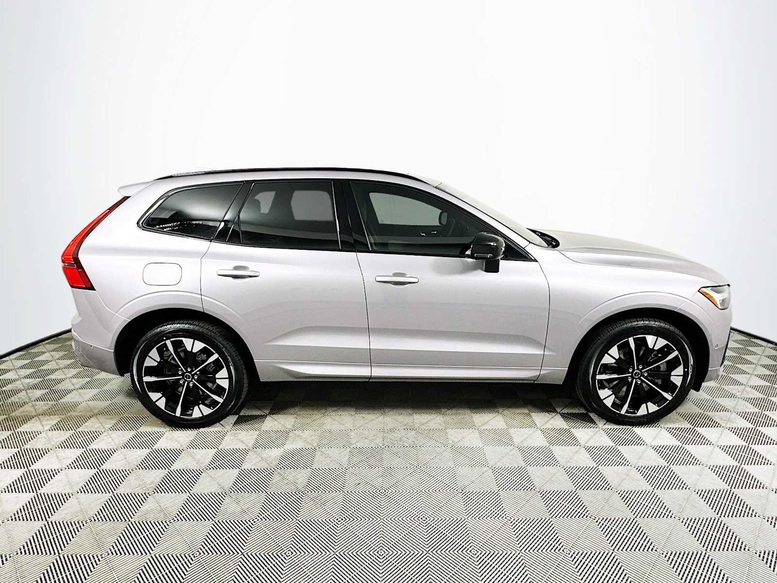 New 2026 Volvo XC60 T8 Plus w/ Protection Package AWD/4WD image 8