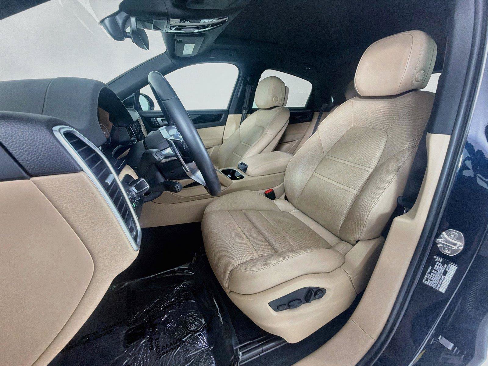 Certified 2023 Porsche Cayenne Platinum Edition AWD/4WD image 5