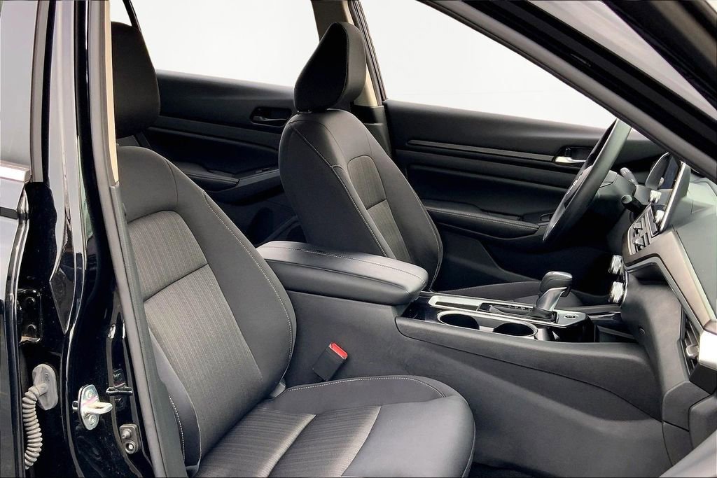 Used 2024 Nissan Altima 2.5 SV image 19