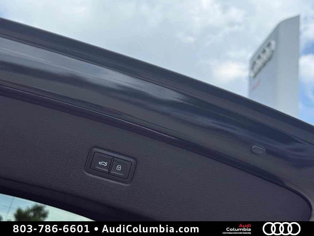 Used 2023 Audi Q7 3.0T Premium w/ Convenience Package AWD/4WD image 17