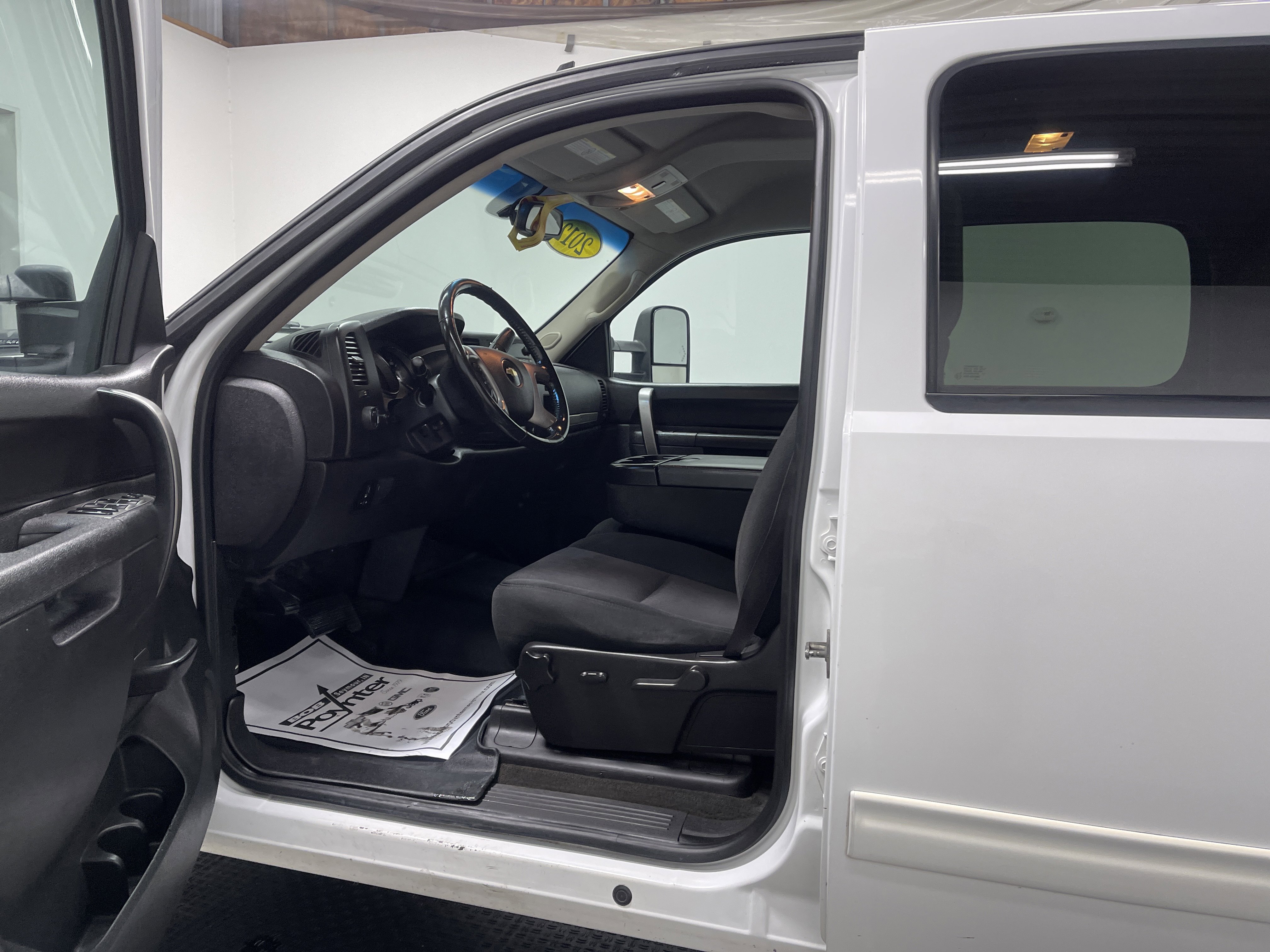 Used 2012 Chevrolet Silverado 2500 LT w/ Convenience Package image 9
