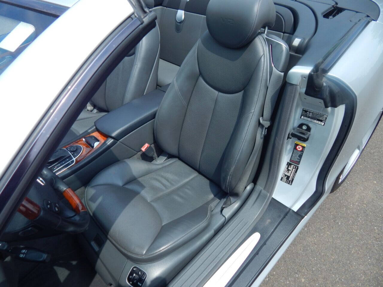 Used 2005 Mercedes-Benz SL 600 w/ AMG Sport Pkg image 33