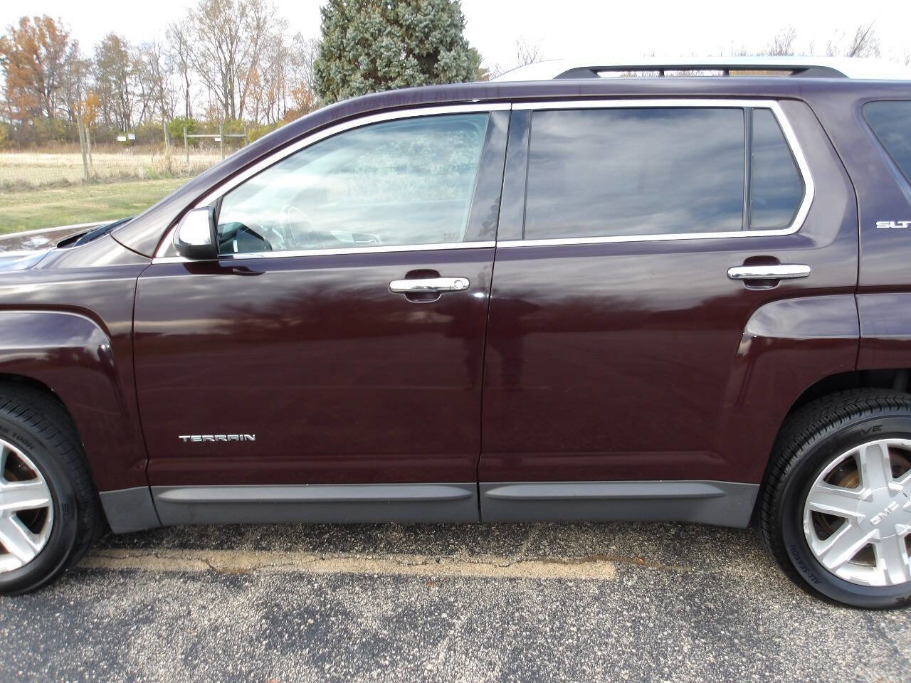 Used 2011 GMC Terrain SLT image 32