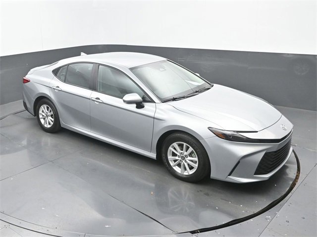 Used 2025 Toyota Camry LE image 29