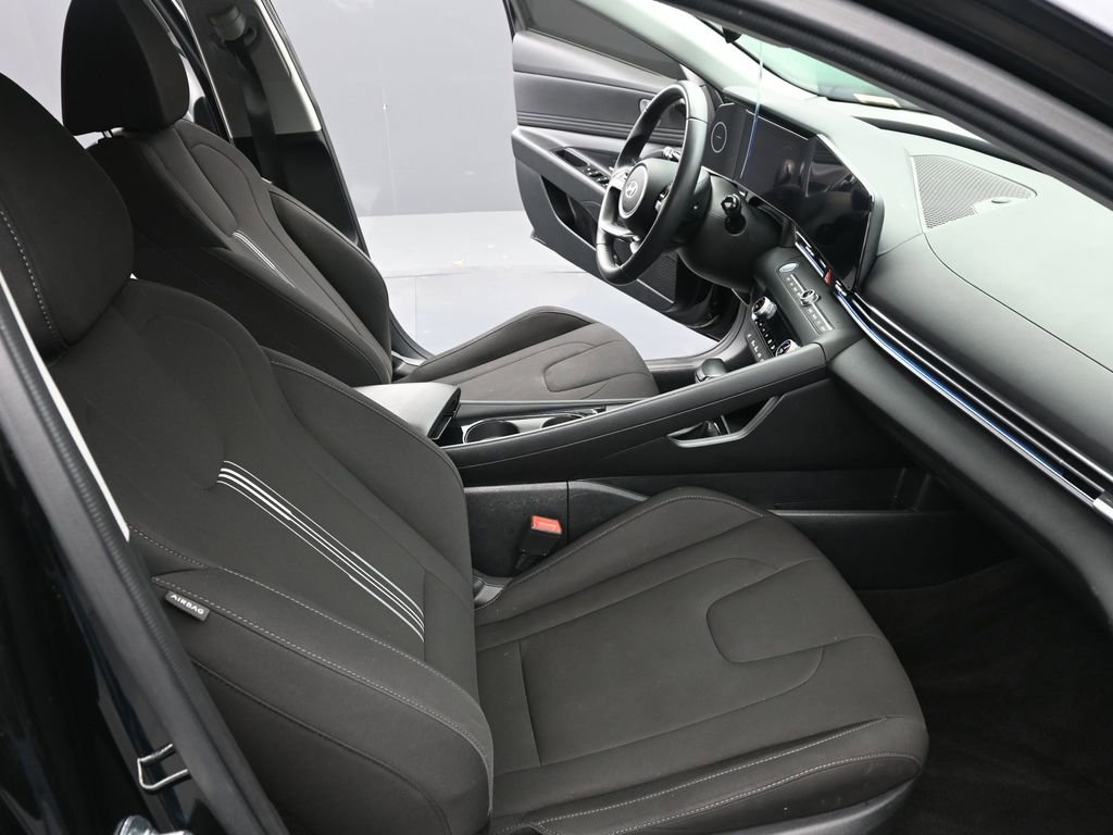 Used 2024 Hyundai Elantra SEL w/ Convenience Package image 26