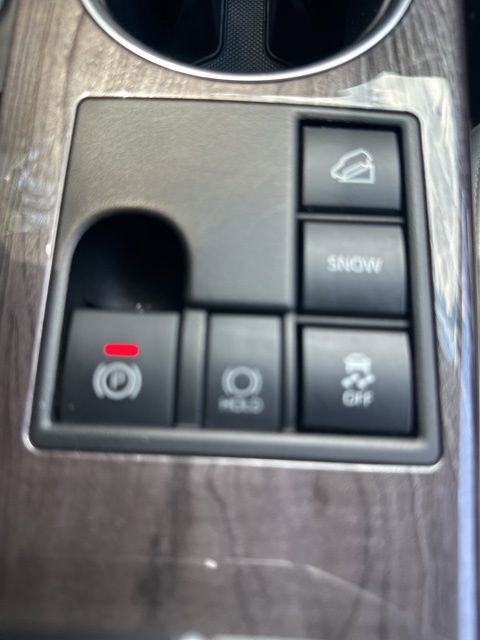 Used 2023 Toyota Highlander Limited image 32