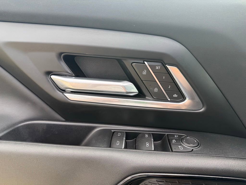 Used 2025 Chevrolet Silverado EV RST image 27