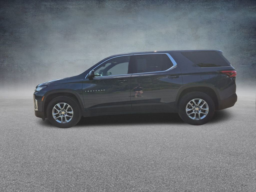 Used 2022 Chevrolet Traverse LS image 4