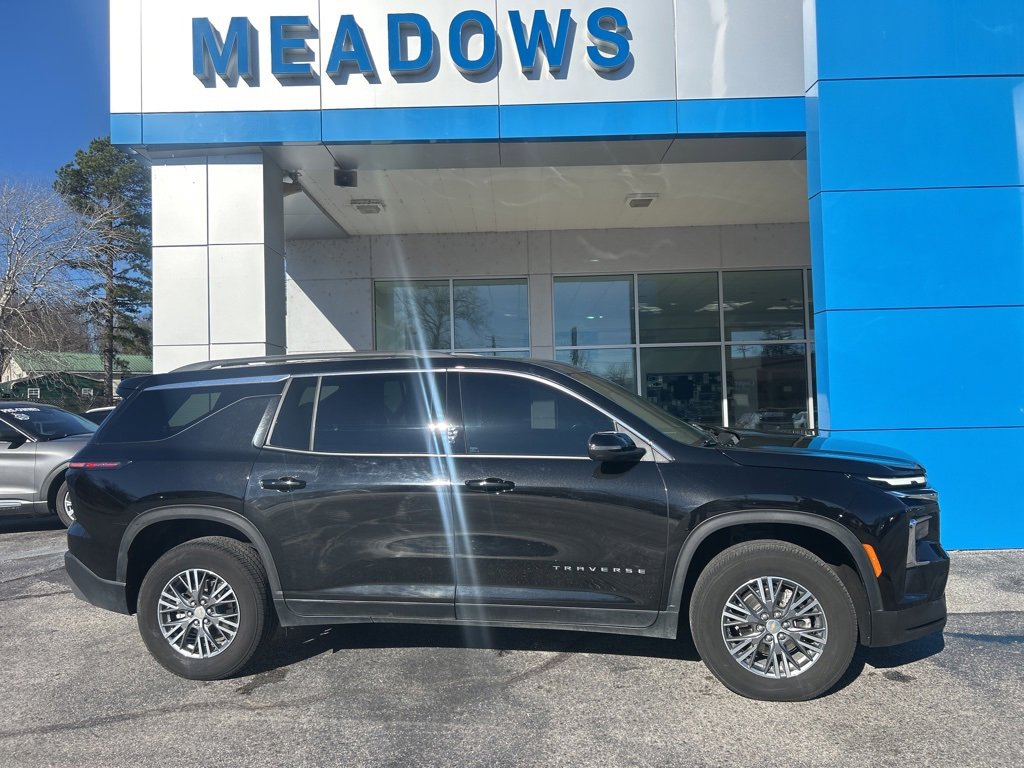 Used 2025 Chevrolet Traverse LT video 2