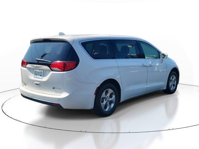 Used 2018 Chrysler Pacifica Touring Plus image 4