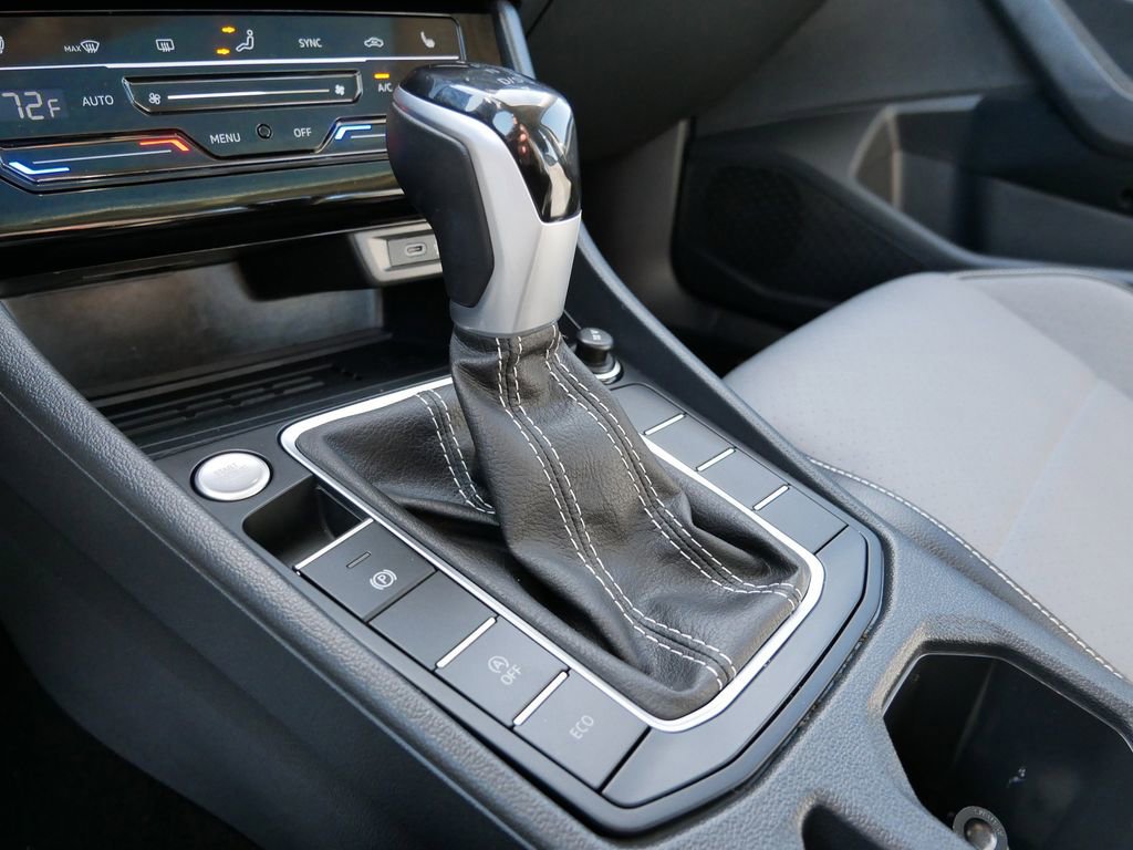 Used 2025 Volkswagen Jetta SE image 22
