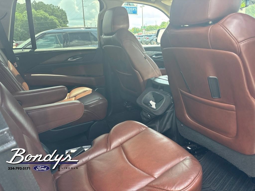 Used 2018 Cadillac Escalade Luxury RWD image 5