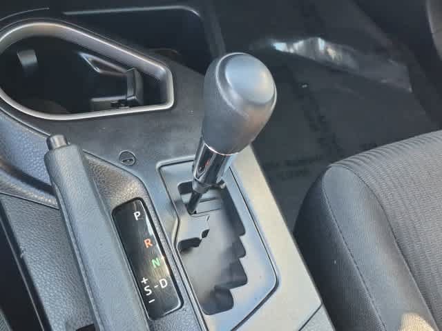 Used 2018 Toyota RAV4 LE w/ All Weather Liner Package AWD/4WD image 32