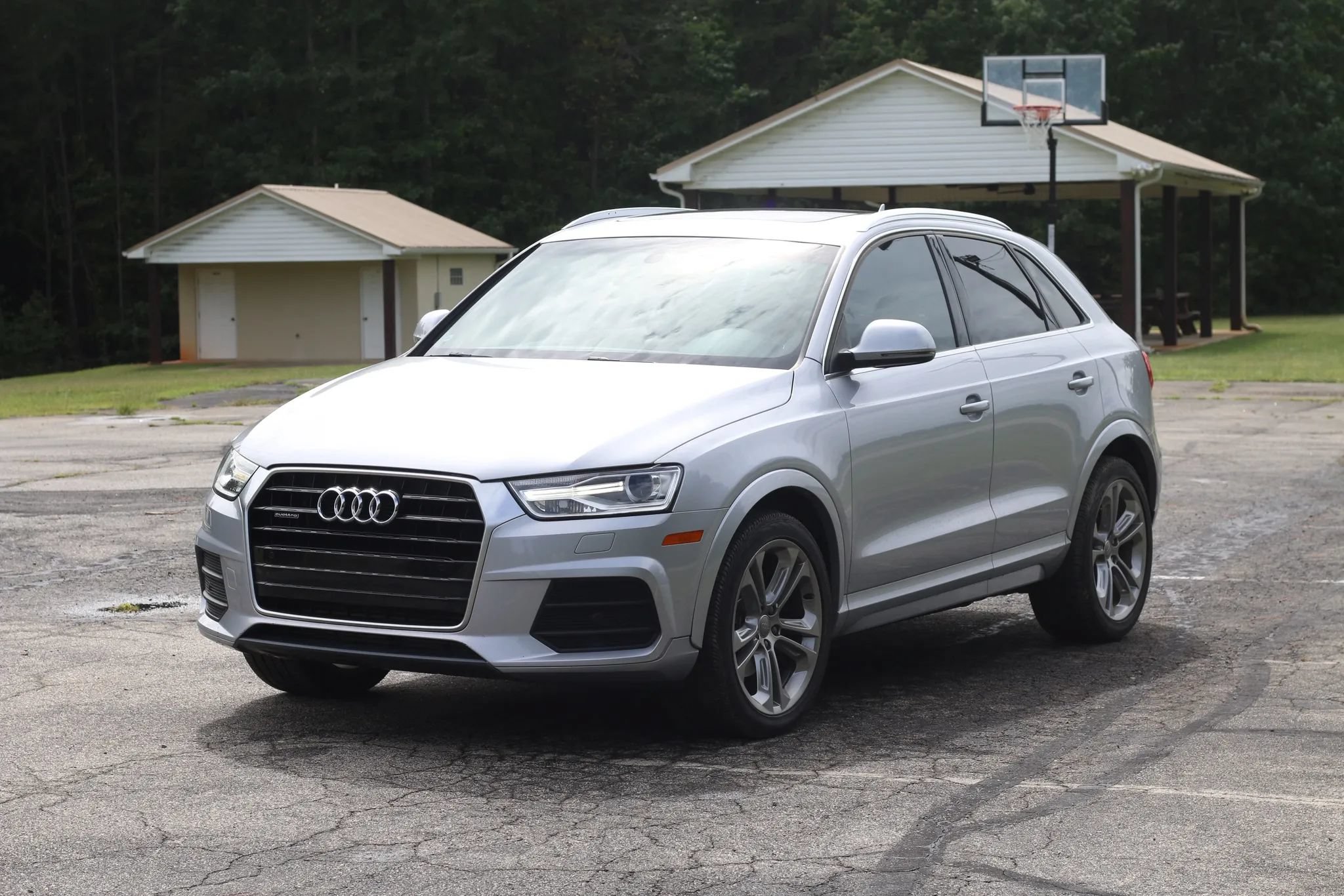 Used 2016 Audi Q3 2.0T Premium Plus w/ Technology Package AWD/4WD image 2