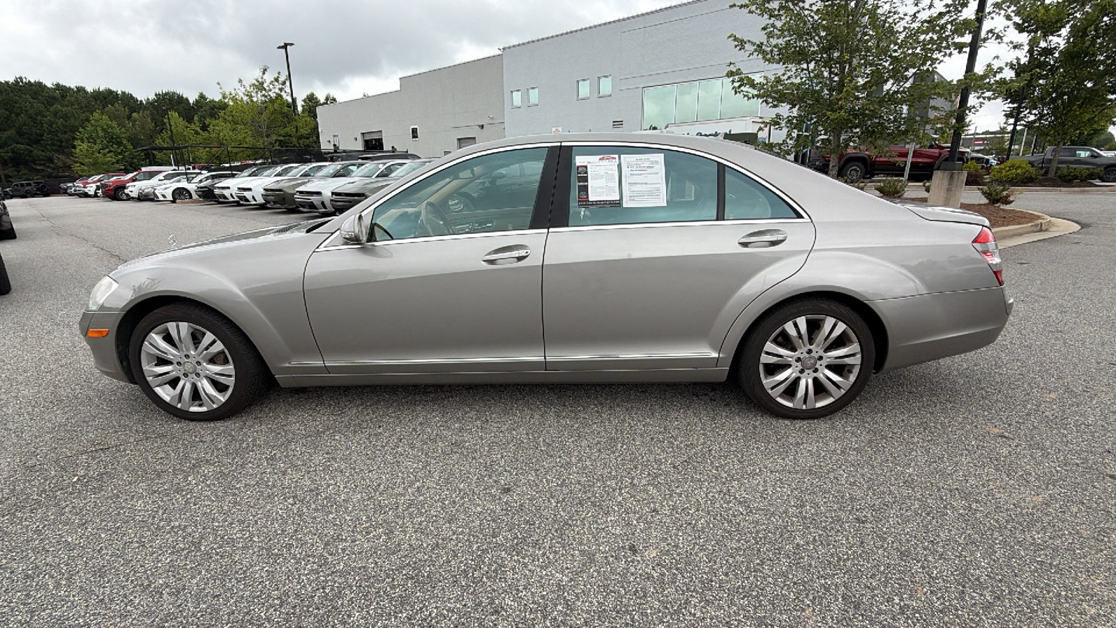 Used 2009 Mercedes-Benz S 550 4MATIC image 11