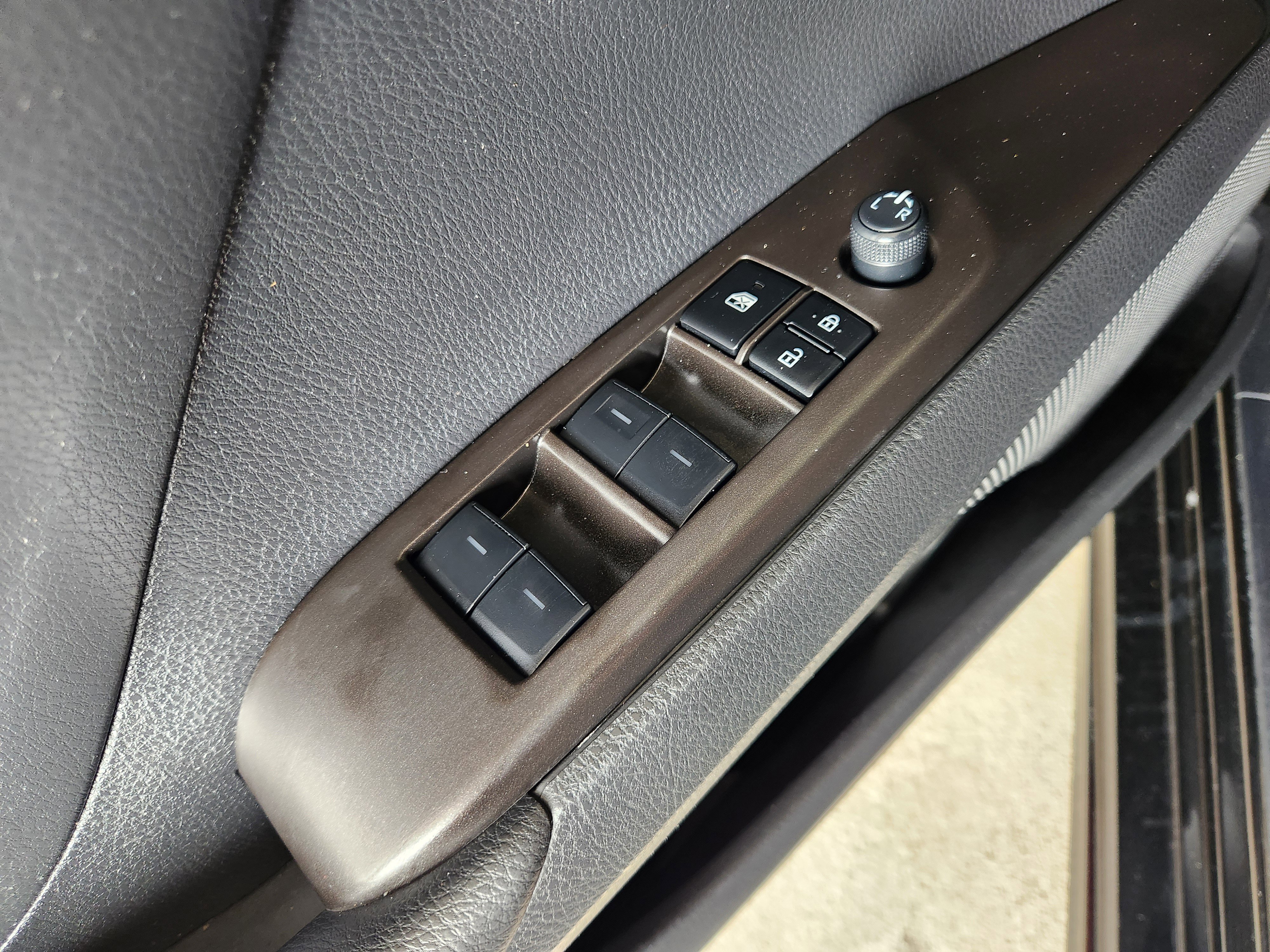 Used 2023 Toyota Camry SE FWD image 24